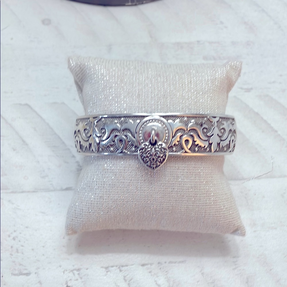 Brighton cordoba heart hinged bangle